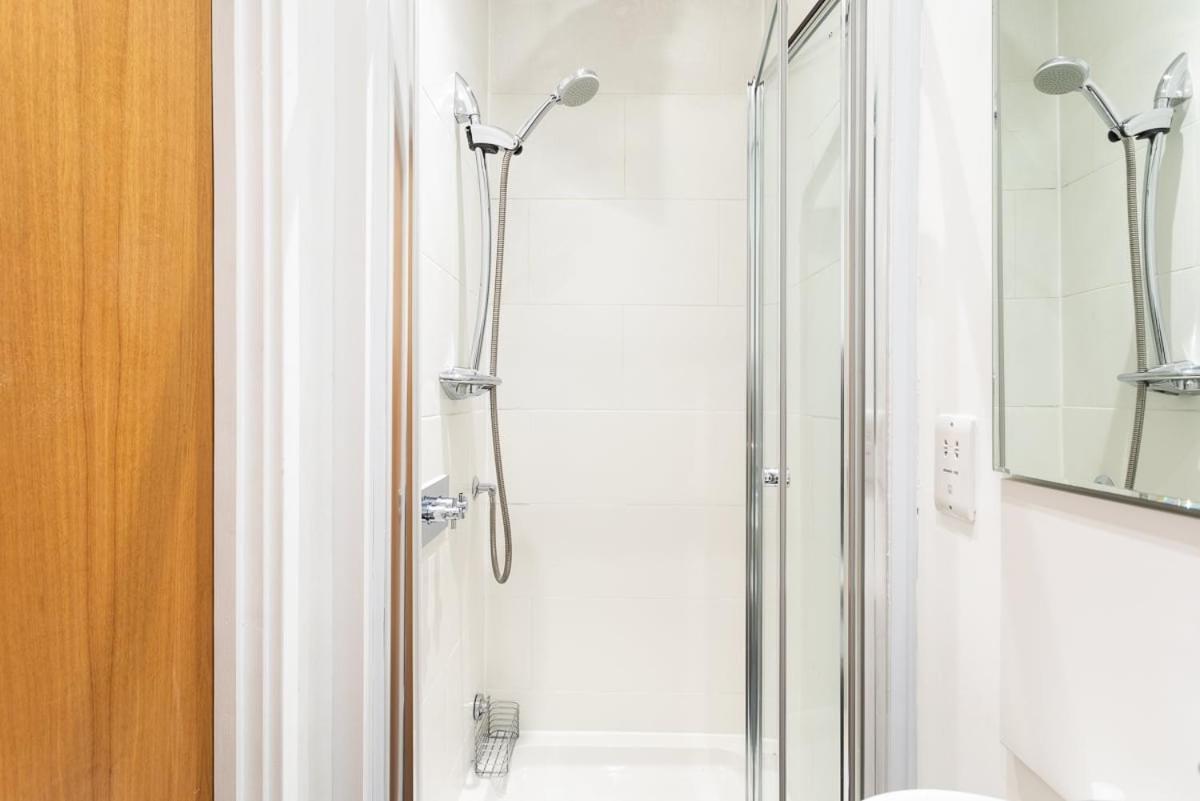 Bright & Comfortable Angel Apartment Лондон Екстер'єр фото