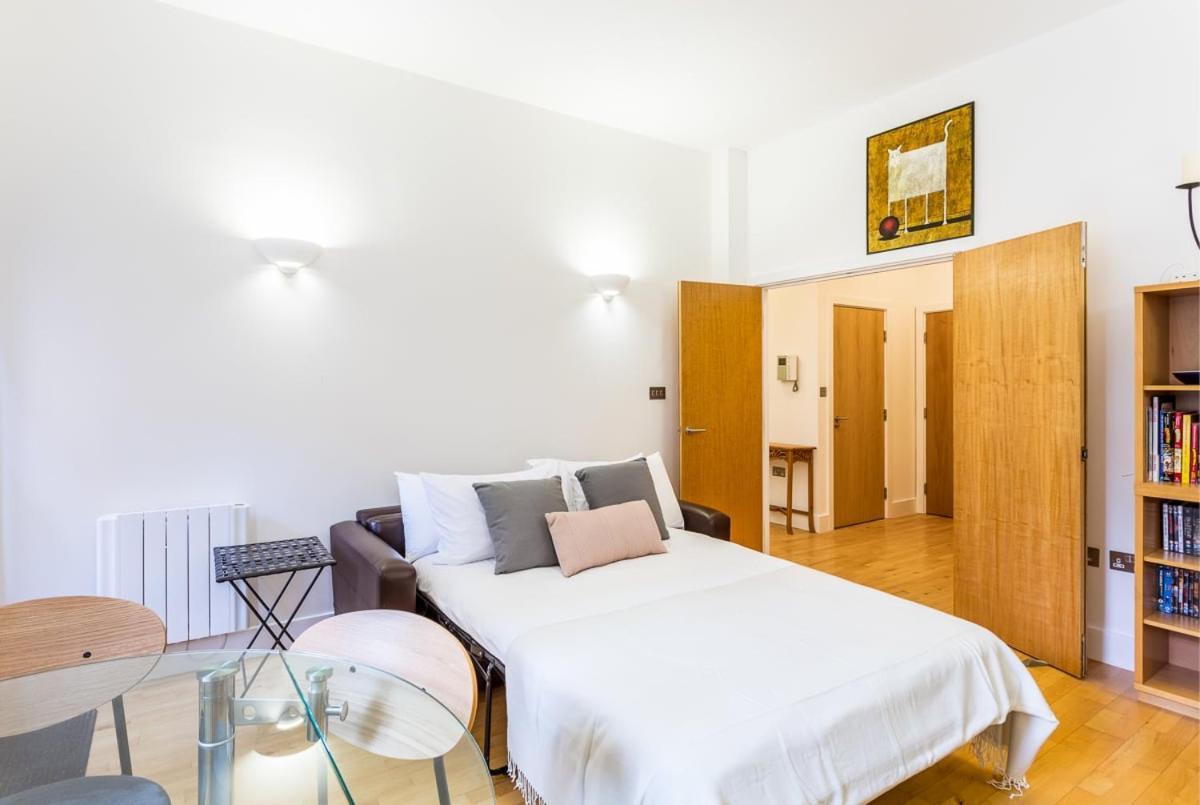 Bright & Comfortable Angel Apartment Лондон Екстер'єр фото